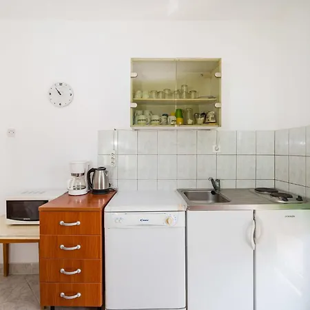 3 Bedroom Stunning In Apartment Posedarje
