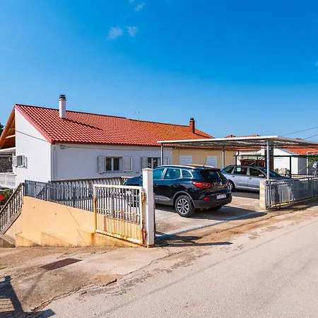 Nikice Gundica Vi Lägenhet Posedarje