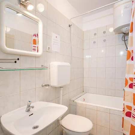 Apartment 3 Bedroom Stunning In Posedarje