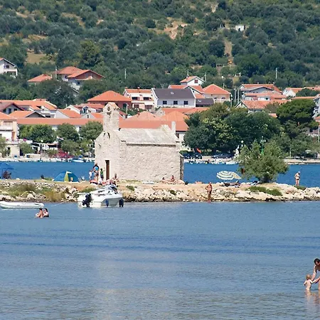 Nikice Gundica Vi Daire *
